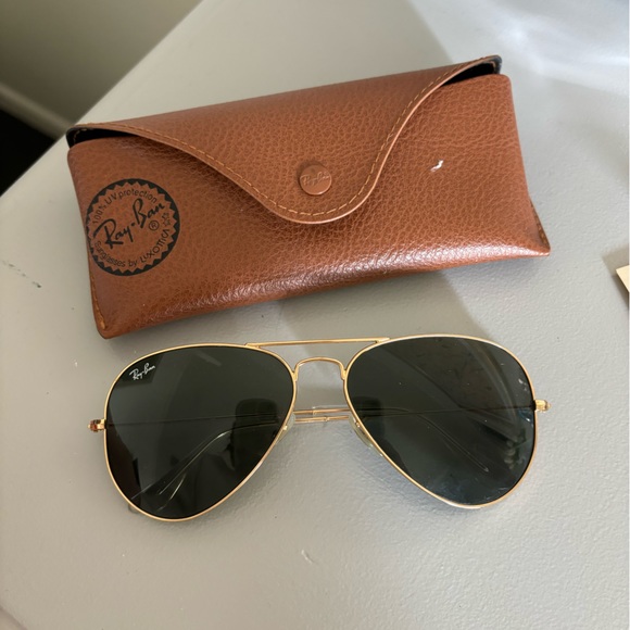 Ray Ban Aviators - Picture 1 of 2